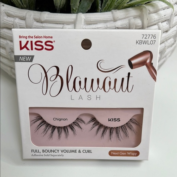 KISS Blowout Lash NWT Cignon. 3 for $20 - Picture 1 of 2